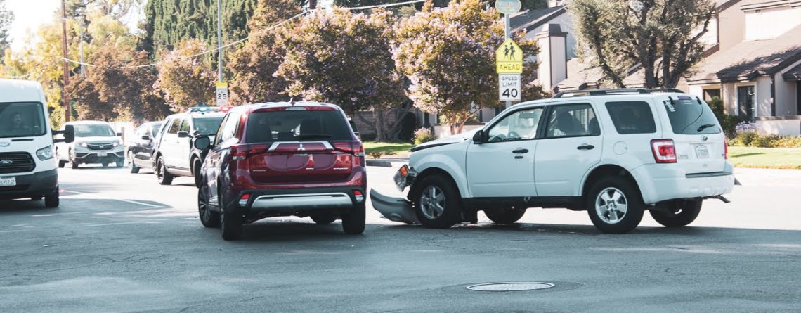 Teaneck, NJ - Two People Hurt in Accident on Cedar Lane near Lincoln Pl